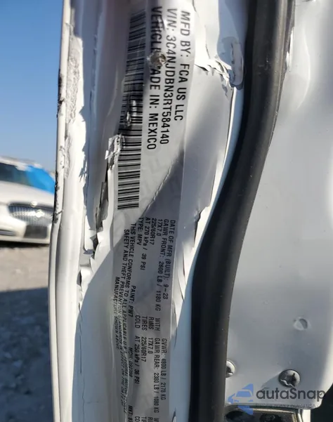 2024 Jeep Compass Latitude z USA, uszkodzony, nr VIN 3C4NJDBN3RT584140